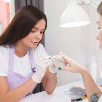 عوارض شغل ناخن کاری